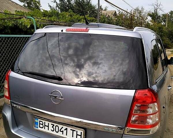 Серый Опель Зафира, объемом двигателя 1.7 л и пробегом 288 тыс. км за 6200 $, фото 3 на Automoto.ua