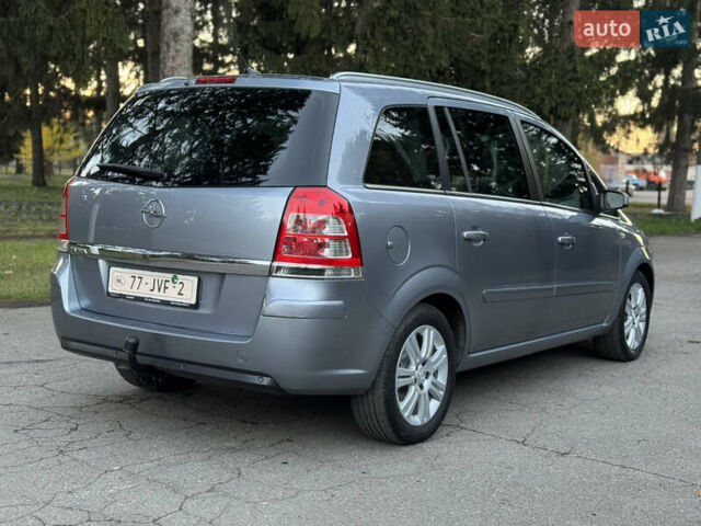 Опель Зафира 2010 в Умани на Automoto.ua Серый Опель Зафира, объемом двигателя 1.8 л и пробегом 174 тыс. км за 6500 $, фото 4 на Automoto.ua