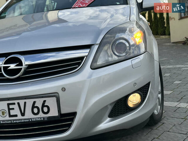 Сірий Опель Зафіра, об'ємом двигуна 1.6 л та пробігом 156 тис. км за 6699 $, фото 29 на Automoto.ua