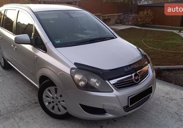 Серый Опель Зафира, объемом двигателя 1.7 л и пробегом 265 тыс. км за 6550 $, фото 10 на Automoto.ua