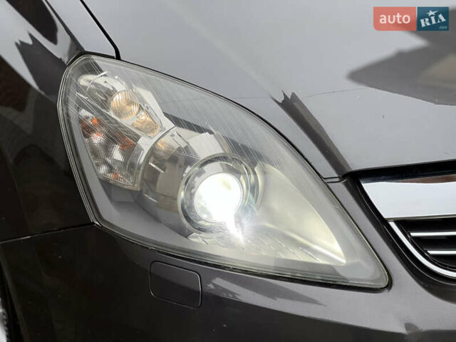 Серый Опель Зафира, объемом двигателя 1.7 л и пробегом 191 тыс. км за 7900 $, фото 27 на Automoto.ua