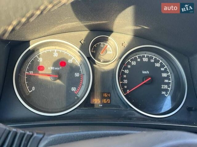 Серый Опель Зафира, объемом двигателя 1.91 л и пробегом 195 тыс. км за 6500 $, фото 8 на Automoto.ua