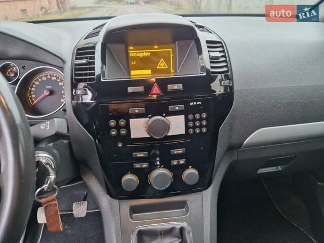 Серый Опель Зафира, объемом двигателя 1.8 л и пробегом 154 тыс. км за 7700 $, фото 23 на Automoto.ua