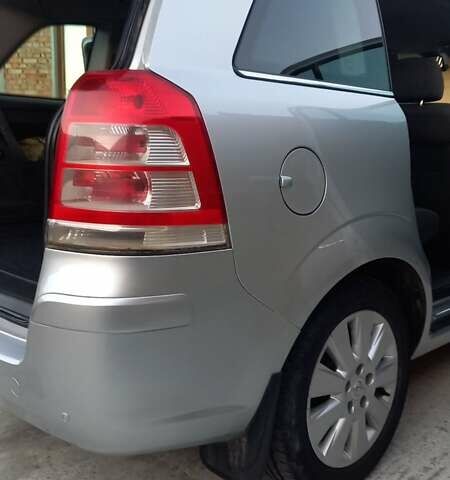 Серый Опель Зафира, объемом двигателя 1.7 л и пробегом 265 тыс. км за 6550 $, фото 19 на Automoto.ua