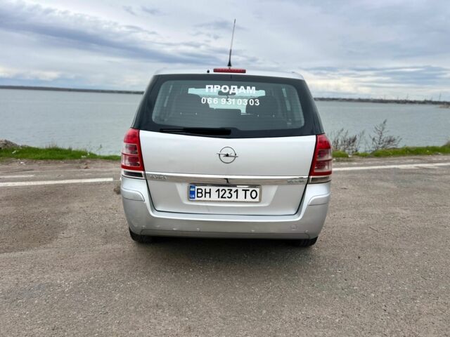Серый Опель Зафира, объемом двигателя 1.7 л и пробегом 266 тыс. км за 6600 $, фото 10 на Automoto.ua