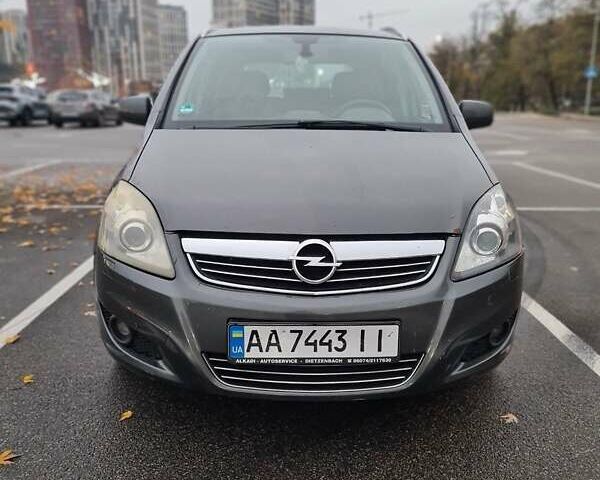 Сірий Опель Зафіра, об'ємом двигуна 1.91 л та пробігом 312 тис. км за 7200 $, фото 2 на Automoto.ua