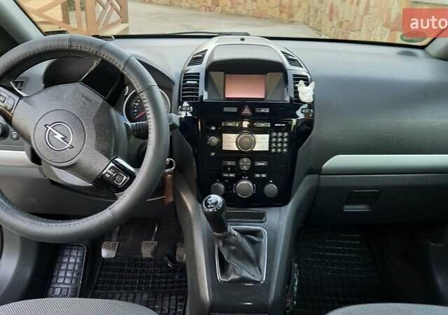 Серый Опель Зафира, объемом двигателя 1.7 л и пробегом 265 тыс. км за 6550 $, фото 14 на Automoto.ua