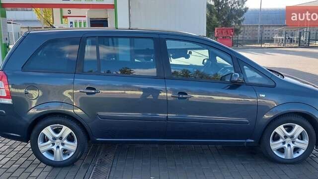 Серый Опель Зафира, объемом двигателя 1.6 л и пробегом 189 тыс. км за 6650 $, фото 9 на Automoto.ua