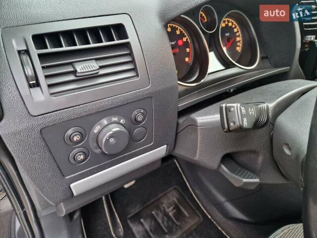 Серый Опель Зафира, объемом двигателя 1.8 л и пробегом 154 тыс. км за 7700 $, фото 21 на Automoto.ua