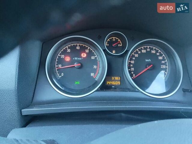 Опель Зафира 2010 в Львове на Automoto.ua Серый Опель Зафира, объемом двигателя 1.6 л и пробегом 144 тыс. км за 6900 $, фото 3 на Automoto.ua