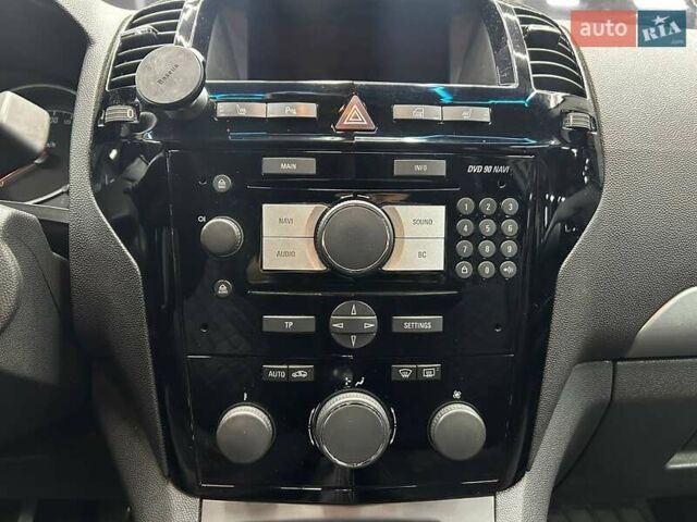 Серый Опель Зафира, объемом двигателя 1.91 л и пробегом 172 тыс. км за 8200 $, фото 13 на Automoto.ua