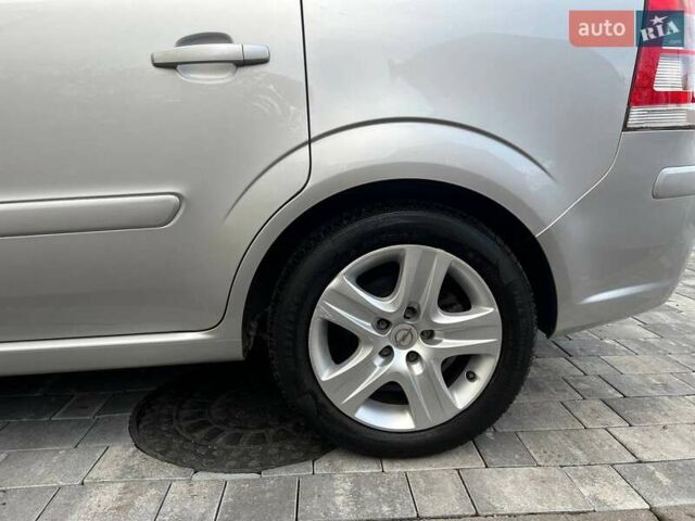 Серый Опель Зафира, объемом двигателя 1.6 л и пробегом 167 тыс. км за 7499 $, фото 23 на Automoto.ua