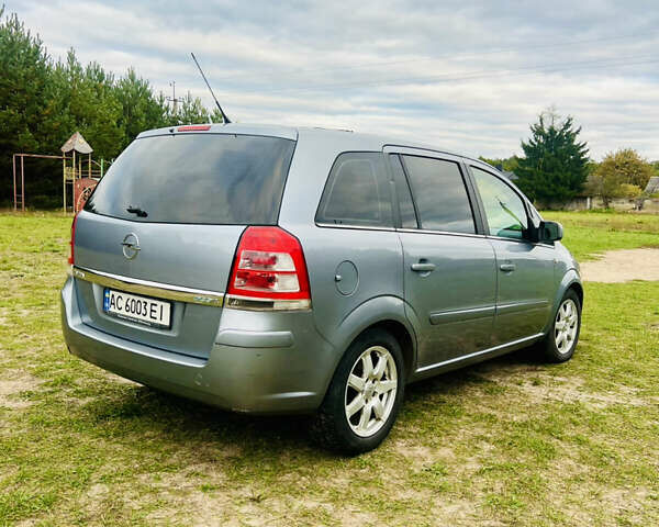 Серый Опель Зафира, объемом двигателя 1.7 л и пробегом 202 тыс. км за 6200 $, фото 5 на Automoto.ua