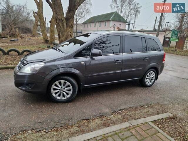 Серый Опель Зафира, объемом двигателя 1.8 л и пробегом 154 тыс. км за 7700 $, фото 1 на Automoto.ua