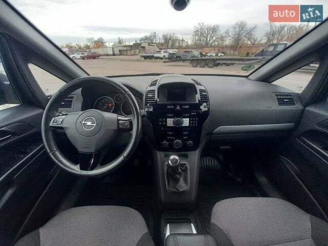 Сірий Опель Зафіра, об'ємом двигуна 1.6 л та пробігом 223 тис. км за 6900 $, фото 20 на Automoto.ua