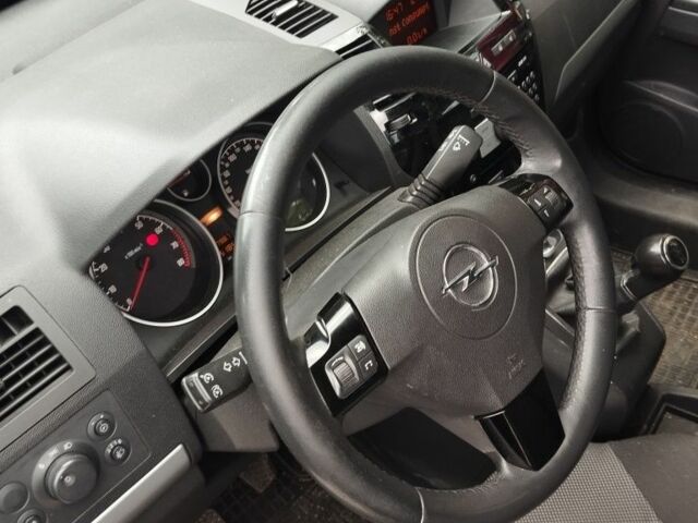 Серый Опель Зафира, объемом двигателя 0 л и пробегом 235 тыс. км за 5700 $, фото 7 на Automoto.ua