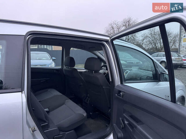 Серый Опель Зафира, объемом двигателя 1.8 л и пробегом 250 тыс. км за 6140 $, фото 23 на Automoto.ua