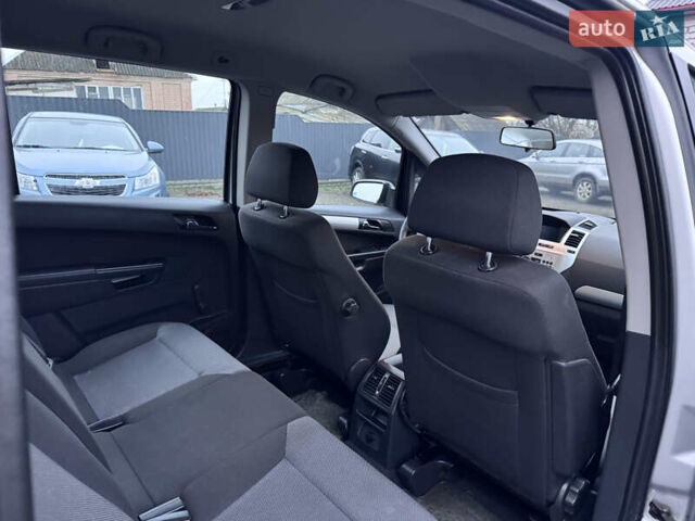 Серый Опель Зафира, объемом двигателя 1.8 л и пробегом 250 тыс. км за 6140 $, фото 25 на Automoto.ua