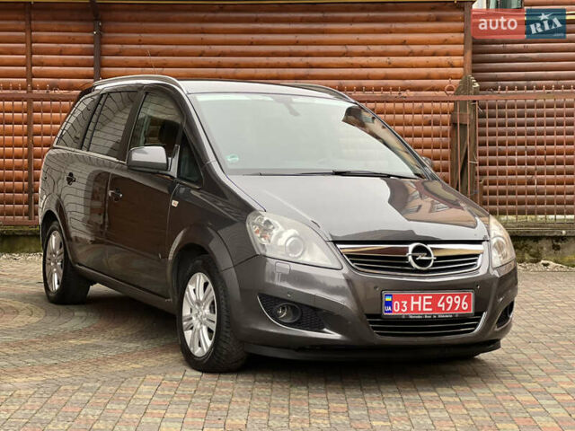 Серый Опель Зафира, объемом двигателя 1.7 л и пробегом 191 тыс. км за 7900 $, фото 7 на Automoto.ua