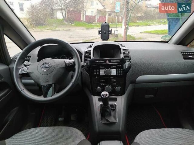 Серый Опель Зафира, объемом двигателя 1.6 л и пробегом 182 тыс. км за 8150 $, фото 9 на Automoto.ua