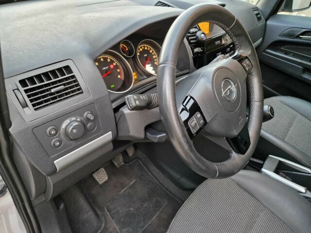 Серый Опель Зафира, объемом двигателя 1.8 л и пробегом 204 тыс. км за 7950 $, фото 20 на Automoto.ua