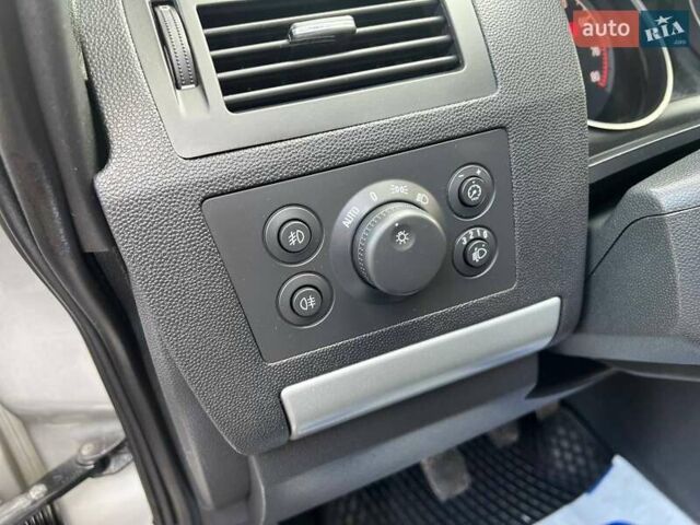 Серый Опель Зафира, объемом двигателя 1.6 л и пробегом 167 тыс. км за 7499 $, фото 52 на Automoto.ua