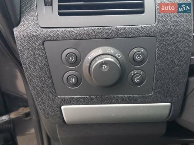 Сірий Опель Зафіра, об'ємом двигуна 1.6 л та пробігом 223 тис. км за 6900 $, фото 16 на Automoto.ua