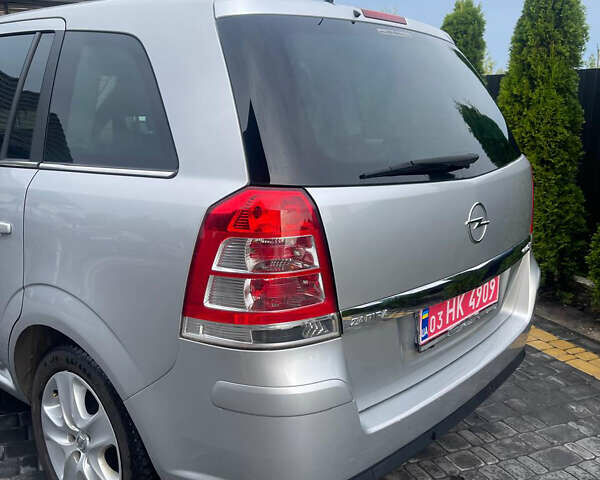 Сірий Опель Зафіра, об'ємом двигуна 1.6 л та пробігом 190 тис. км за 6800 $, фото 14 на Automoto.ua