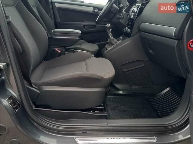 Сірий Опель Зафіра, об'ємом двигуна 1.6 л та пробігом 223 тис. км за 6900 $, фото 33 на Automoto.ua