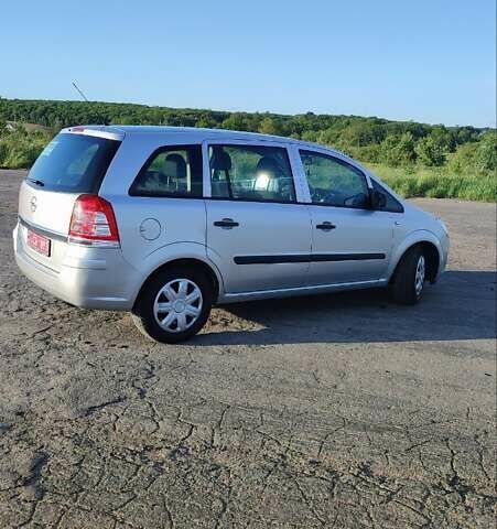 Серый Опель Зафира, объемом двигателя 1.8 л и пробегом 212 тыс. км за 6500 $, фото 10 на Automoto.ua