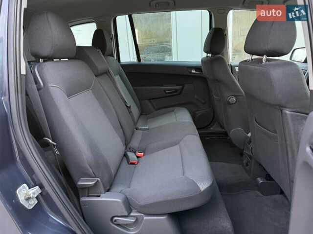 Опель Зафіра 2011 у Тернополі на Automoto.ua Сірий Опель Зафіра, об'ємом двигуна 1.6 л та пробігом 233 тис. км за 7400 $, фото 36 на Automoto.ua