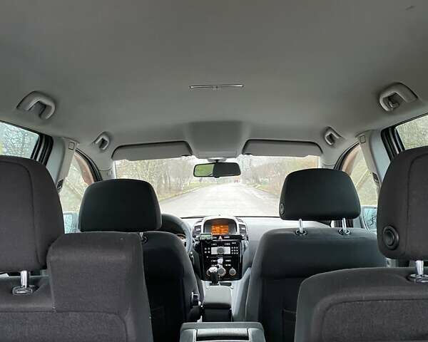 Серый Опель Зафира, объемом двигателя 1.7 л и пробегом 213 тыс. км за 6850 $, фото 28 на Automoto.ua