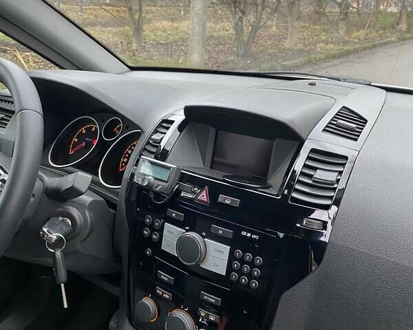 Серый Опель Зафира, объемом двигателя 1.7 л и пробегом 213 тыс. км за 6850 $, фото 39 на Automoto.ua