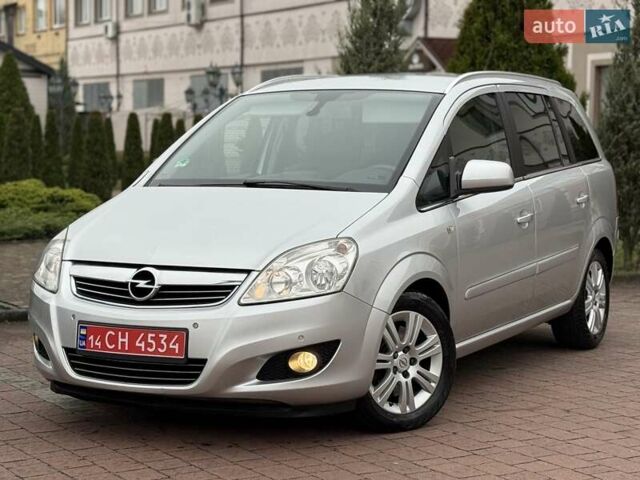 Серый Опель Зафира, объемом двигателя 1.7 л и пробегом 229 тыс. км за 8399 $, фото 7 на Automoto.ua