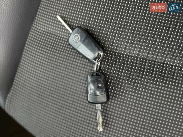 Серый Опель Зафира, объемом двигателя 1.8 л и пробегом 239 тыс. км за 7850 $, фото 32 на Automoto.ua