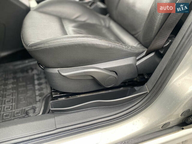 Сірий Опель Зафіра, об'ємом двигуна 1.7 л та пробігом 238 тис. км за 8000 $, фото 22 на Automoto.ua