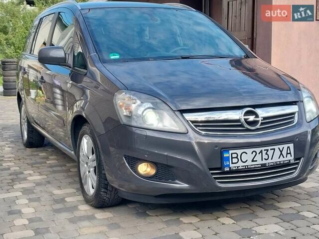 Серый Опель Зафира, объемом двигателя 1.8 л и пробегом 150 тыс. км за 7500 $, фото 5 на Automoto.ua