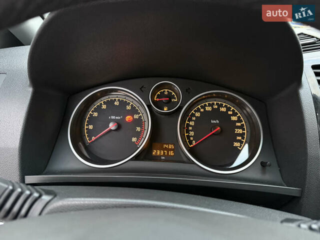 Опель Зафіра 2011 у Тернополі на Automoto.ua Сірий Опель Зафіра, об'ємом двигуна 1.6 л та пробігом 233 тис. км за 7400 $, фото 19 на Automoto.ua