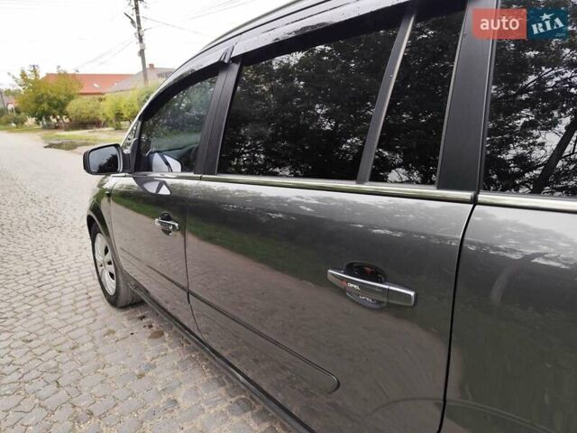 Серый Опель Зафира, объемом двигателя 1.7 л и пробегом 210 тыс. км за 7200 $, фото 5 на Automoto.ua