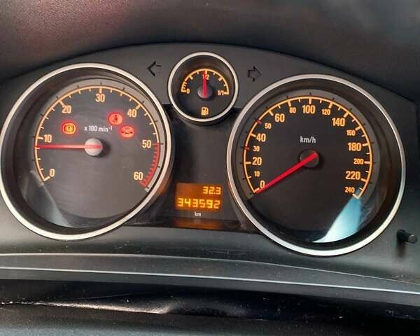 Серый Опель Зафира, объемом двигателя 1.7 л и пробегом 344 тыс. км за 5500 $, фото 2 на Automoto.ua