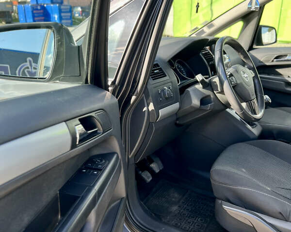 Серый Опель Зафира, объемом двигателя 1.7 л и пробегом 212 тыс. км за 6500 $, фото 19 на Automoto.ua