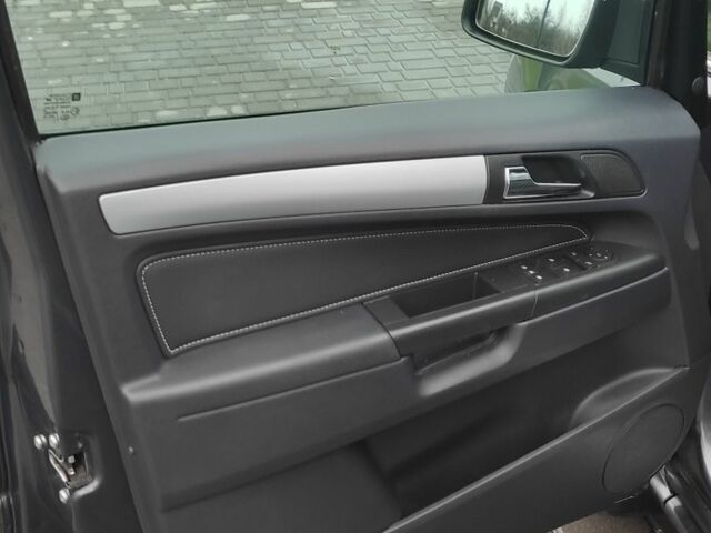 Серый Опель Зафира, объемом двигателя 1.7 л и пробегом 280 тыс. км за 6700 $, фото 12 на Automoto.ua