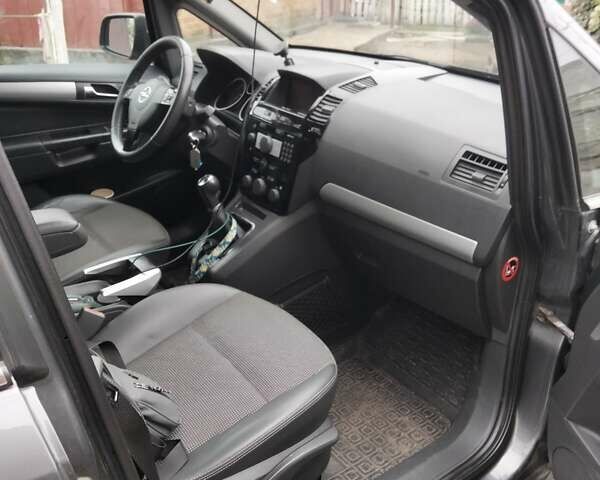 Серый Опель Зафира, объемом двигателя 1.7 л и пробегом 280 тыс. км за 7000 $, фото 8 на Automoto.ua