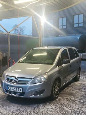 Сірий Опель Зафіра, об'ємом двигуна 1.69 л та пробігом 300 тис. км за 5400 $, фото 2 на Automoto.ua