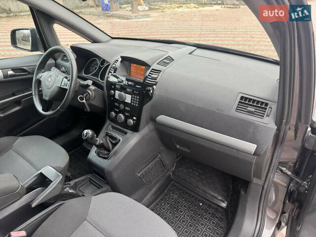 Сірий Опель Зафіра, об'ємом двигуна 1.8 л та пробігом 215 тис. км за 7800 $, фото 30 на Automoto.ua