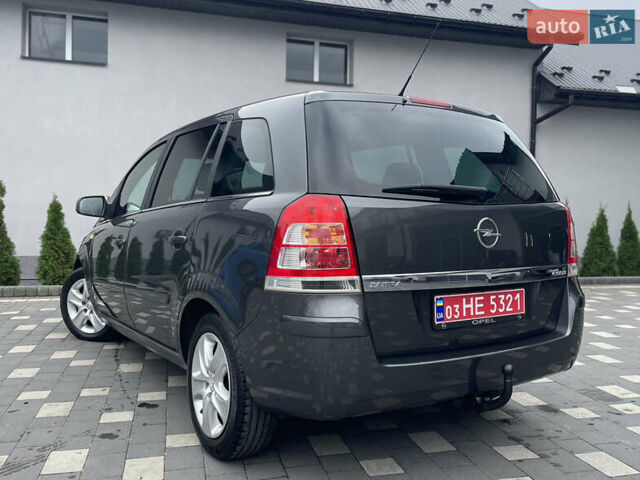 Сірий Опель Зафіра, об'ємом двигуна 1.7 л та пробігом 205 тис. км за 8299 $, фото 21 на Automoto.ua