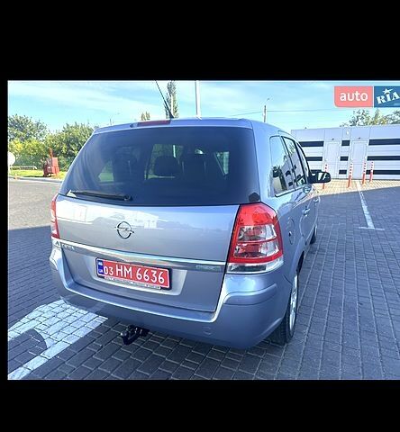 Сірий Опель Зафіра, об'ємом двигуна 1.7 л та пробігом 250 тис. км за 7600 $, фото 6 на Automoto.ua
