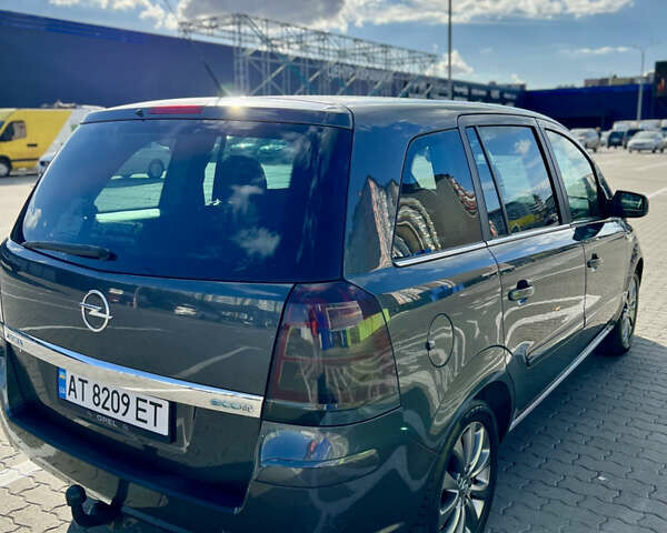 Серый Опель Зафира, объемом двигателя 1.7 л и пробегом 212 тыс. км за 6500 $, фото 9 на Automoto.ua