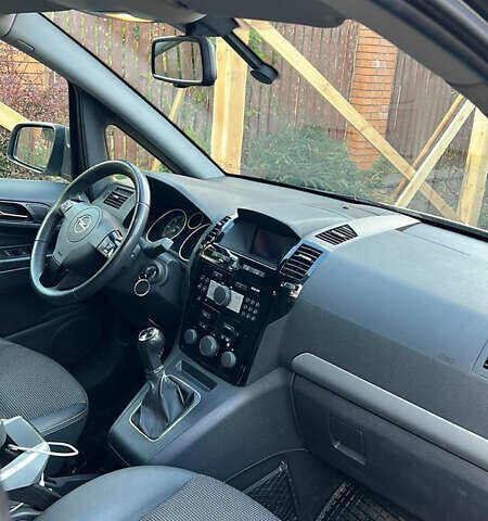 Серый Опель Зафира, объемом двигателя 1.7 л и пробегом 211 тыс. км за 7599 $, фото 11 на Automoto.ua