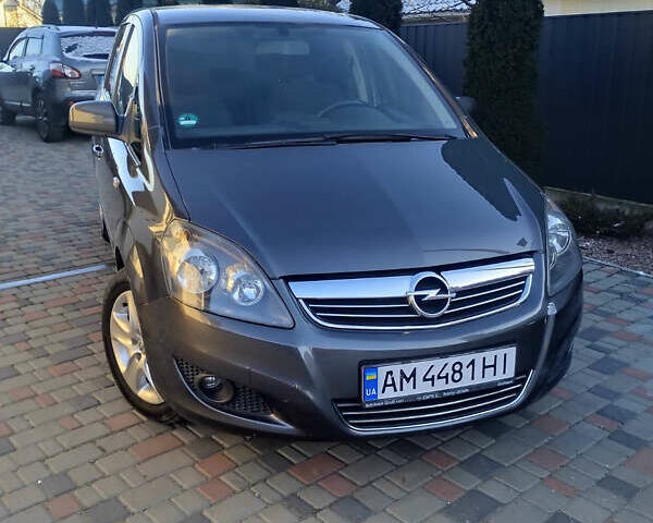 Серый Опель Зафира, объемом двигателя 1.69 л и пробегом 260 тыс. км за 7450 $, фото 2 на Automoto.ua